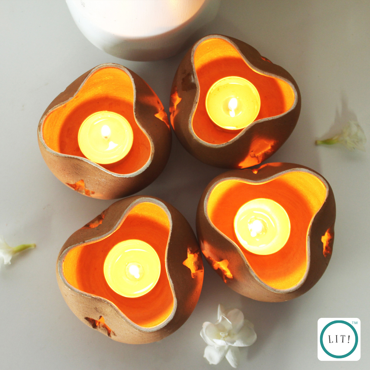 Pack of 2 Startic Terracotta Tealight Holder – Starburst-Inspired Festive Accent