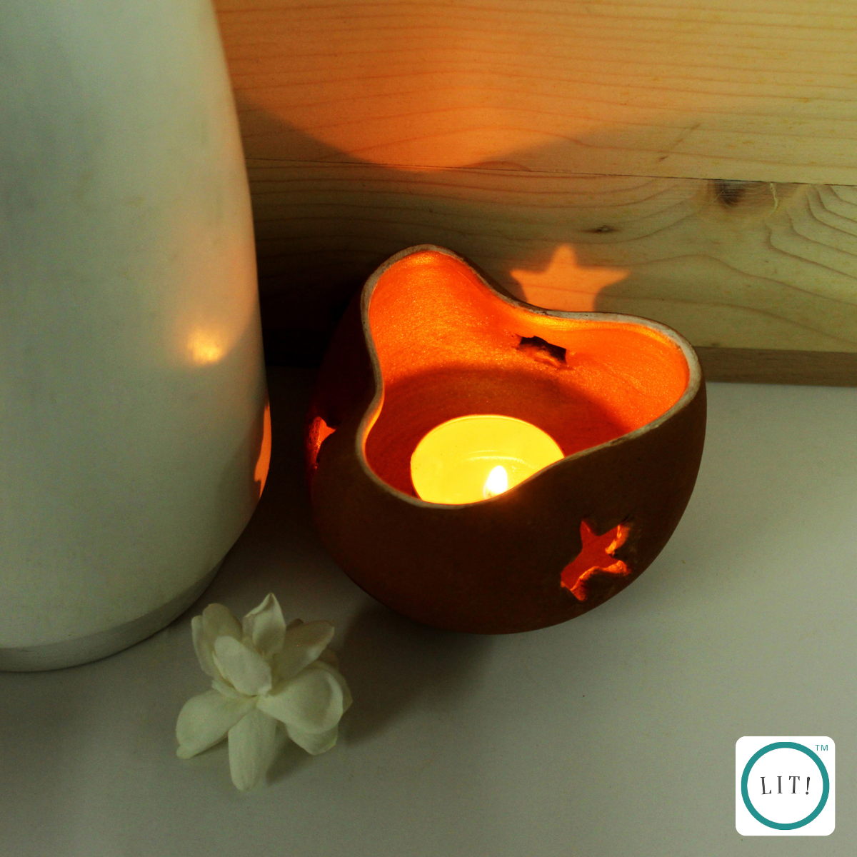Pack of 2 Startic Terracotta Tealight Holder – Starburst-Inspired Festive Accent